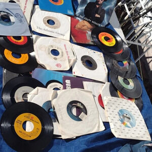 25 Records(45's) Country from the 70's